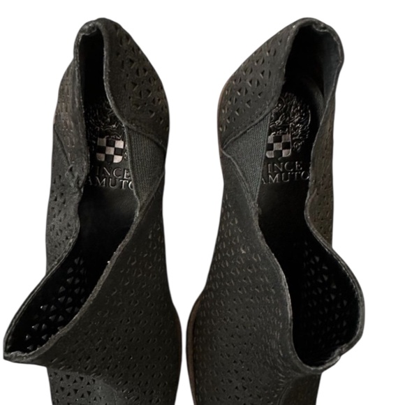 VINCE CAMUTO Derindia Ankle Boots in Black Leather - Picture 5 of 7